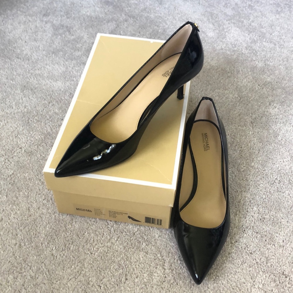Michael Kors Flex Kitten Pump - worn once!